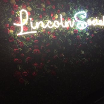 Lincoln Social Rooftop - The flower wall - American Near Me - Columbus, Ohio Lincoln Social Rooftop - The flower wall - American Near Me - Columbus, Ohio