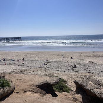 Pacific Beach - Standing on a cliff at pacific beach - Beaches Near Me - San Diego, California Pacific Beach - Standing on a cliff at pacific beach - Beaches Near Me - San Diego, California