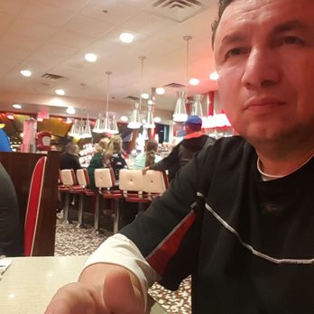 Johnny Rockets - Yummmyyyyy - Burgers Near Me - Uncasville, Connecticut
