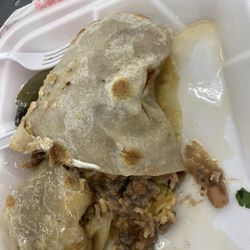 La Tormenta Restaurant - Oil from burrito. This is after I blotted the tray with napkins too!