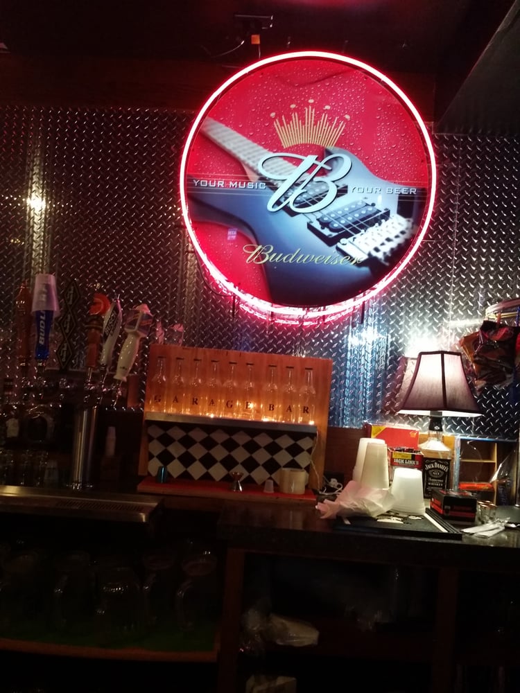 GARAGE BAR & GRILL Updated October 2024 3108 9th St S, Moorhead