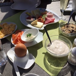 Löwen Café - "Traumfrühstück" und extra Rührei und Müsli. Leider kein Traum