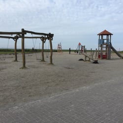 Spielplatz Am Meer - Links des Weges