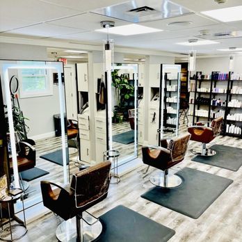 1. Mari Lossi Hair Studio