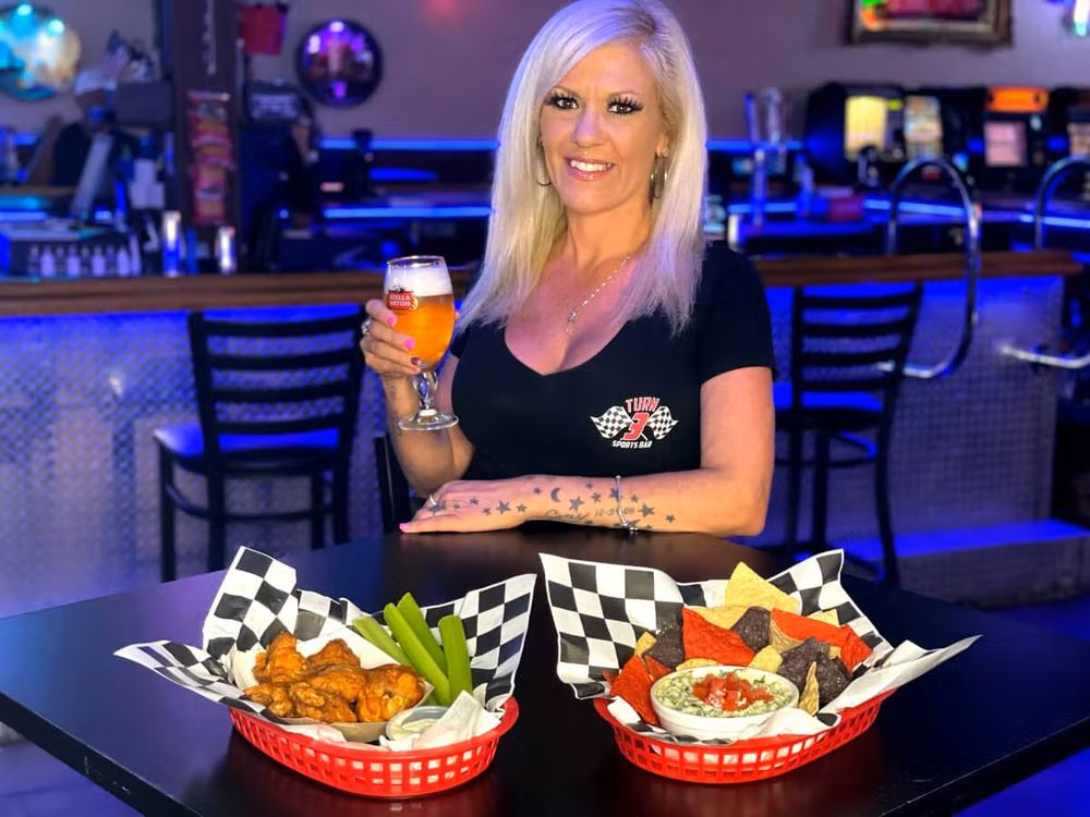 TURN 3 SPORTS BAR 16 Photos & 21 Reviews Sports Bars 23032 Sandalfoot Plaza Dr, Boca Raton