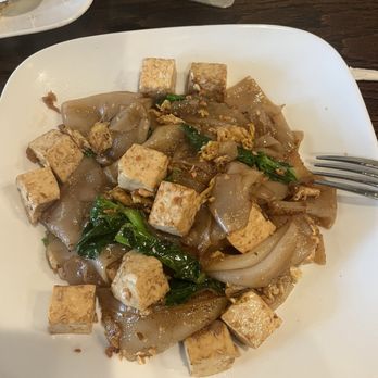 Thai Mom - Soft tofu pad see ew - Thai Near Me - Vienna, Virginia