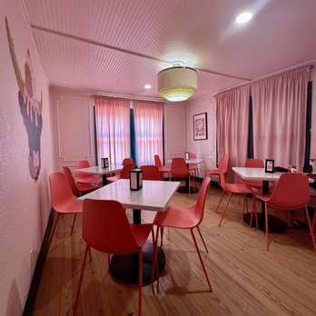 Confetti and Cream - Indoor seating area - Ice Cream & Frozen Yogurt Near Me - Bulverde, Texas Confetti and Cream - Indoor seating area - Ice Cream & Frozen Yogurt Near Me - Bulverde, Texas