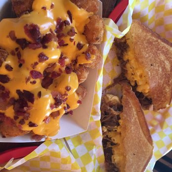 Cheese Shack - Big pig and loaded tots - Cafes Near Me - Kimmswick, Missouri