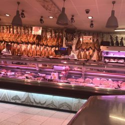 Jamones Castellano - Tried my first taste of iberico ham!  Staff was very helpful.