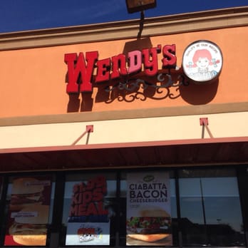 Wendy's - Front of Wendy's on Ray Rd - Burgers Near Me - Phoenix, Arizona