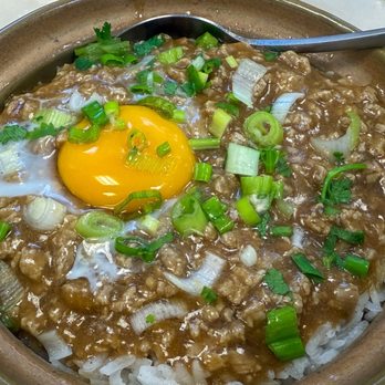 Clay Pot Cafe - Minced Beef Clay Pot Rice免治牛煲仔飯 - Cantonese Near Me - Boston, Massachusetts