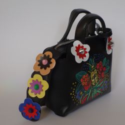 Casa Stevenson - Handbag hand painted by Paulina Tapia Hidalgo