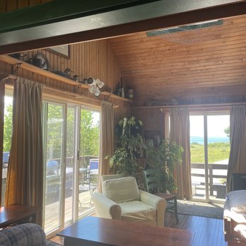 The Lookout Inn & Restaurant - Cabin inside is adorable - Bed & Breakfast Near Me - Brooklin, Maine The Lookout Inn & Restaurant - Cabin inside is adorable - Bed & Breakfast Near Me - Brooklin, Maine