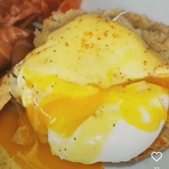 Main Road Biscuit - Screenshot from my TikTok and Instagram Reel showing the perfect egg drip - Breakfast & Brunch Near Me - Jamesport, New York