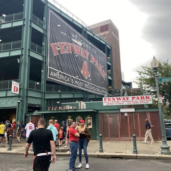 Fenway Park - Fenway Park Stadium - Stadiums & Arenas Near Me - Boston, Massachusetts Fenway Park - Fenway Park Stadium - Stadiums & Arenas Near Me - Boston, Massachusetts