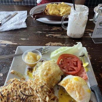 Le Peep - Shamrock Benedict / Leprechaun Skillet - Breakfast & Brunch Near Me - Edison, New Jersey Le Peep - Shamrock Benedict / Leprechaun Skillet - Breakfast & Brunch Near Me - Edison, New Jersey