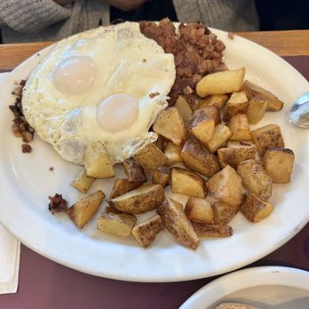 Andy's Cafe - Corned Beef Hash - Cafes Near Me - Des Plaines, Illinois