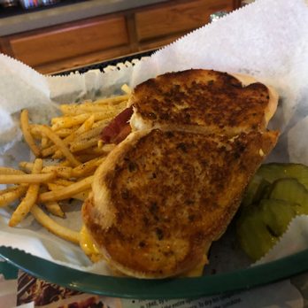 Moonlite Cafe - Grilled cheese w/ bacon and tomato - Italian Near Me - Pittsburgh, Pennsylvania