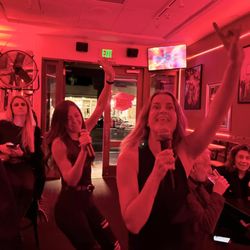RetroRoom Lounge