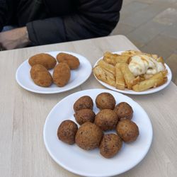 El Tomás de Sarrià - Croquetas, patatas bravas & buñuelos