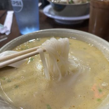 Bon Mi - Yellow curry Pho - Vietnamese Near Me - Eugene, Oregon