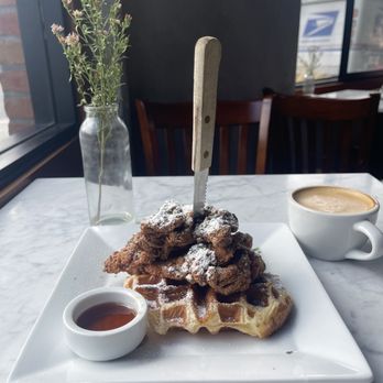 Café Etoile - Chicken & croffle  Flat white - French Near Me - Berkeley, California