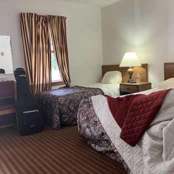 Budget Inn - Ick. I can smell this photo - Hotels Near Me - Sharon Springs, New York Budget Inn - Ick. I can smell this photo - Hotels Near Me - Sharon Springs, New York
