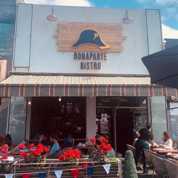 Bonaparte Bistro - Outdoor patio seating - French Near Me - Hermosa Beach, California Bonaparte Bistro - Outdoor patio seating - French Near Me - Hermosa Beach, California
