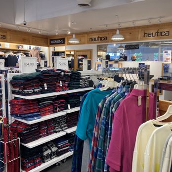 Lee Premium Outlets - Interior - Outlet Stores Near Me - Lee, Massachusetts