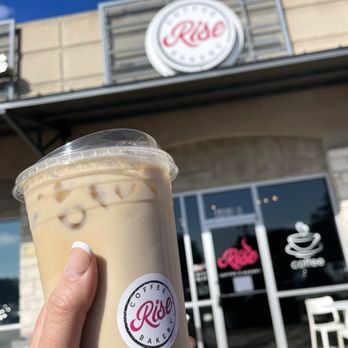 Rise Coffee & Bakery - Brown sugar latte (20 oz!) - Cupcakes Near Me - Austin, Texas Rise Coffee & Bakery - Brown sugar latte (20 oz!) - Cupcakes Near Me - Austin, Texas