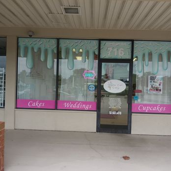 Custom Cake Cakery - Out front - Custom Cakes Near Me - Virginia Beach, Virginia