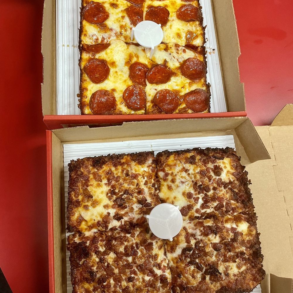 Jet's Pizza - Pepperoni and Bacon - Pizza Near Me - Jacksonville, Florida