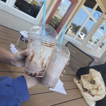 Whetstone Chocolates - The outside eating area and the frozen hot chocolates. - Chocolatiers & Shops Near Me - Saint Augustine, Florida