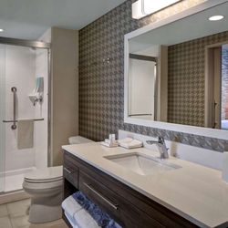 Home2 Suites by Hilton Odessa - Guest room bath