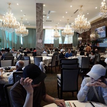 New Mandarin Seafood Restaurant - Dining room - Dim Sum Near Me - Vancouver, British Columbia