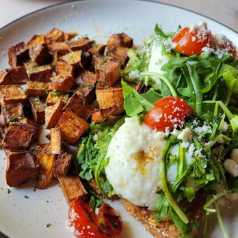 Hooper's - Eggs Benedict with house fries - Breakfast & Brunch Near Me - Kingsland, Texas
