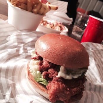 Patty & Bun - Hot chic ! (Chicken burger) - Burgers Near Me - Hackney, XGL