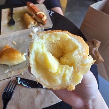 1954 Egashira - Inside of 1954 cream bun - Bakeries Near Me - Costa Mesa, California 1954 Egashira - Inside of 1954 cream bun - Bakeries Near Me - Costa Mesa, California
