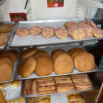 Panaderia Almazan - a variety of baked goods - Bakeries Near Me - Azusa, California Panaderia Almazan - a variety of baked goods - Bakeries Near Me - Azusa, California