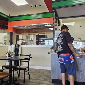 Sw8 Dada's Sizzling Sisig - Open kitchen to the left and go to right to place your order - Food Trucks Near Me - Waipahu, Hawaii