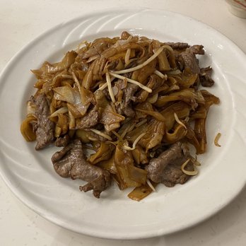 The Boss Restaurant - Beef chow fun with bean sprouts - Chinese Near Me - Burnaby, British Columbia