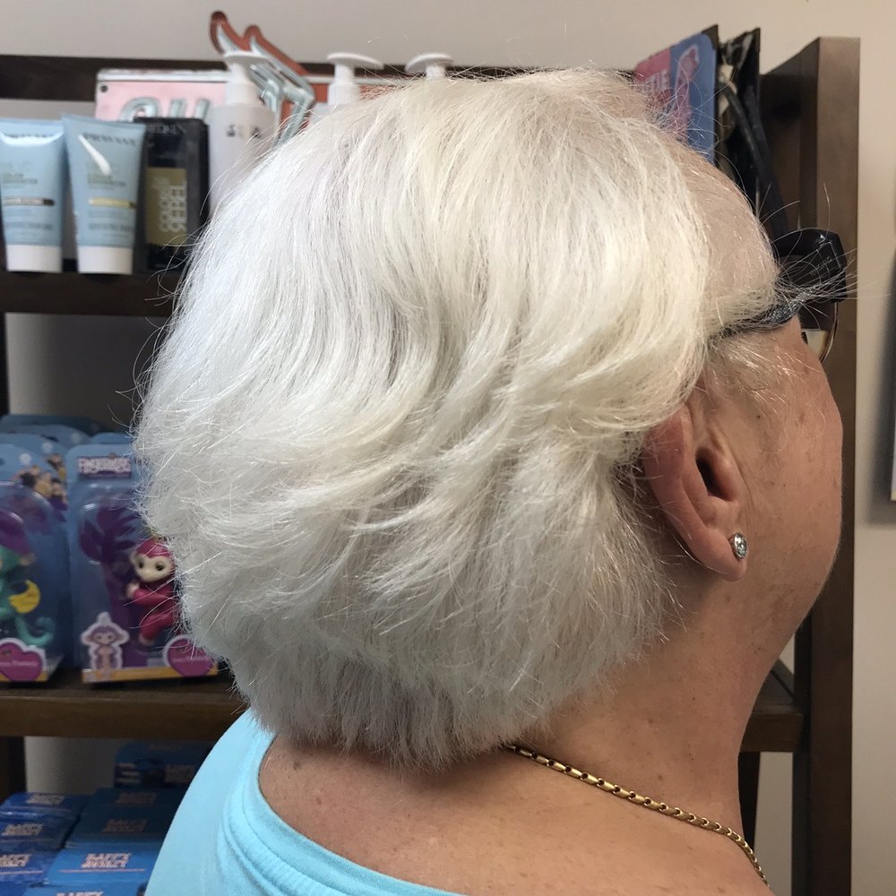 Aviation Blondes - From xtra long hair to summer breeze! - Makeup Artists Near Me - Clearwater, Florida Aviation Blondes - From xtra long hair to summer breeze! - Makeup Artists Near Me - Clearwater, Florida