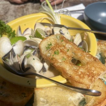 Barnacle Bistro - Coconut lime clams - delicious!!!! - American Near Me - Gold Beach, Oregon Barnacle Bistro - Coconut lime clams - delicious!!!! - American Near Me - Gold Beach, Oregon