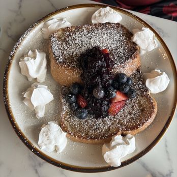 101 Kitchen - French toast with berries - Breakfast & Brunch Near Me - Knightdale, North Carolina 101 Kitchen - French toast with berries - Breakfast & Brunch Near Me - Knightdale, North Carolina