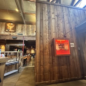 Black Angus Steakhouse - Waiting area - Steakhouses Near Me - San Jose, California Black Angus Steakhouse - Waiting area - Steakhouses Near Me - San Jose, California