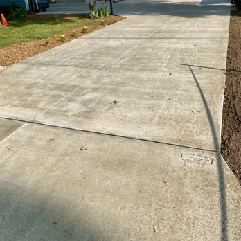 Unitrim Cement & Landscaping - Driveway - Landscaping Near Me - Belvidere, Illinois