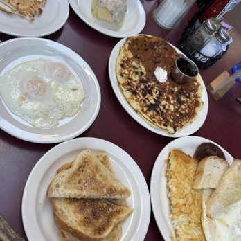 JT Country Kitchen - Breakfast & Brunch Near Me - Joshua Tree, California