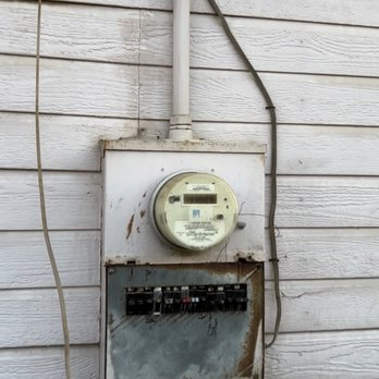 Petro's Electric Solutions - Electricians Near Me Petro's Electric Solutions - Electricians Near Me