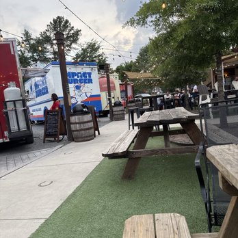 Red's Corner - food trucks - Beer Gardens Near Me - Southern Pines, North Carolina