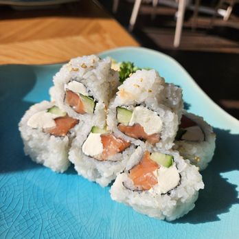 Saltwater Coastal Grill - Philadelphia roll - Mediterranean Near Me - Rosemont, Illinois